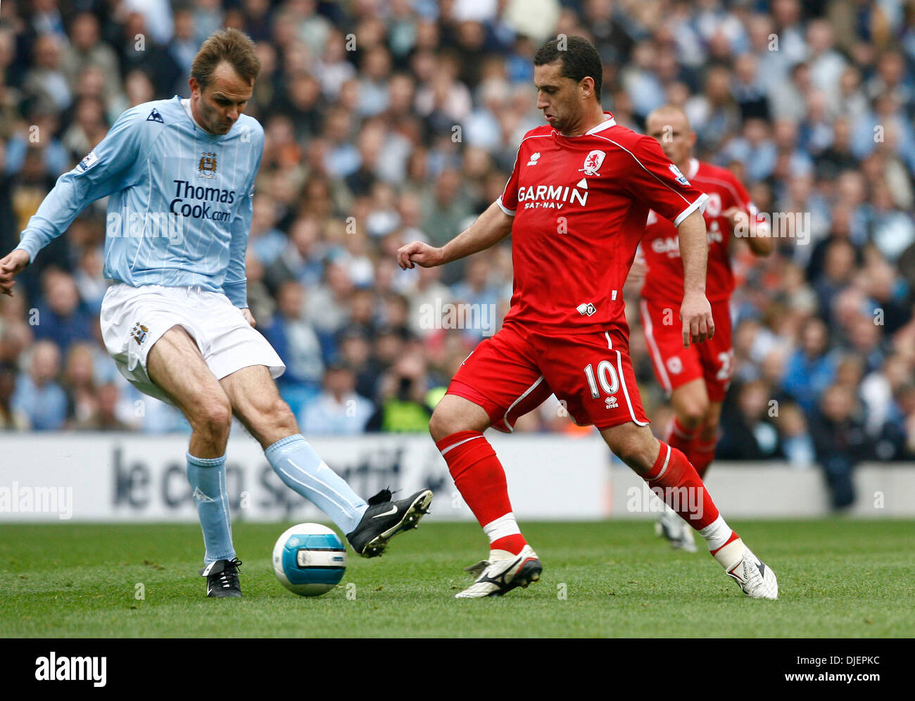 Dietmar Hamman de Manchester City attaqués par Fabio Rochemback de Middlesbrough (crédit Image : © Photographe/Cal Sport Media) Banque D'Images