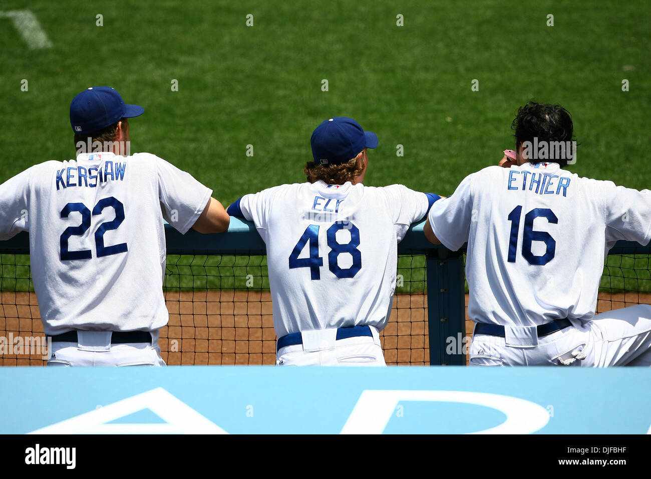 2 juin 2010 : le lanceur partant des Dodgers de Los Angeles, Clayton Kershaw, John Ely, et Andre Ethier, une partie des jeunes noyau de les éviter regarder sur, lors d'un marathon 14 inning match entre rivaux de Division de l'Ouest, Arizona Diamondbacks et Dodgers de Los Angeles, au Dodger Stadium. Les Dodgers a gagné 1-0, c'était la troisième Dodgers à gagner contre les Diamondbacks. (Crédit Im Banque D'Images