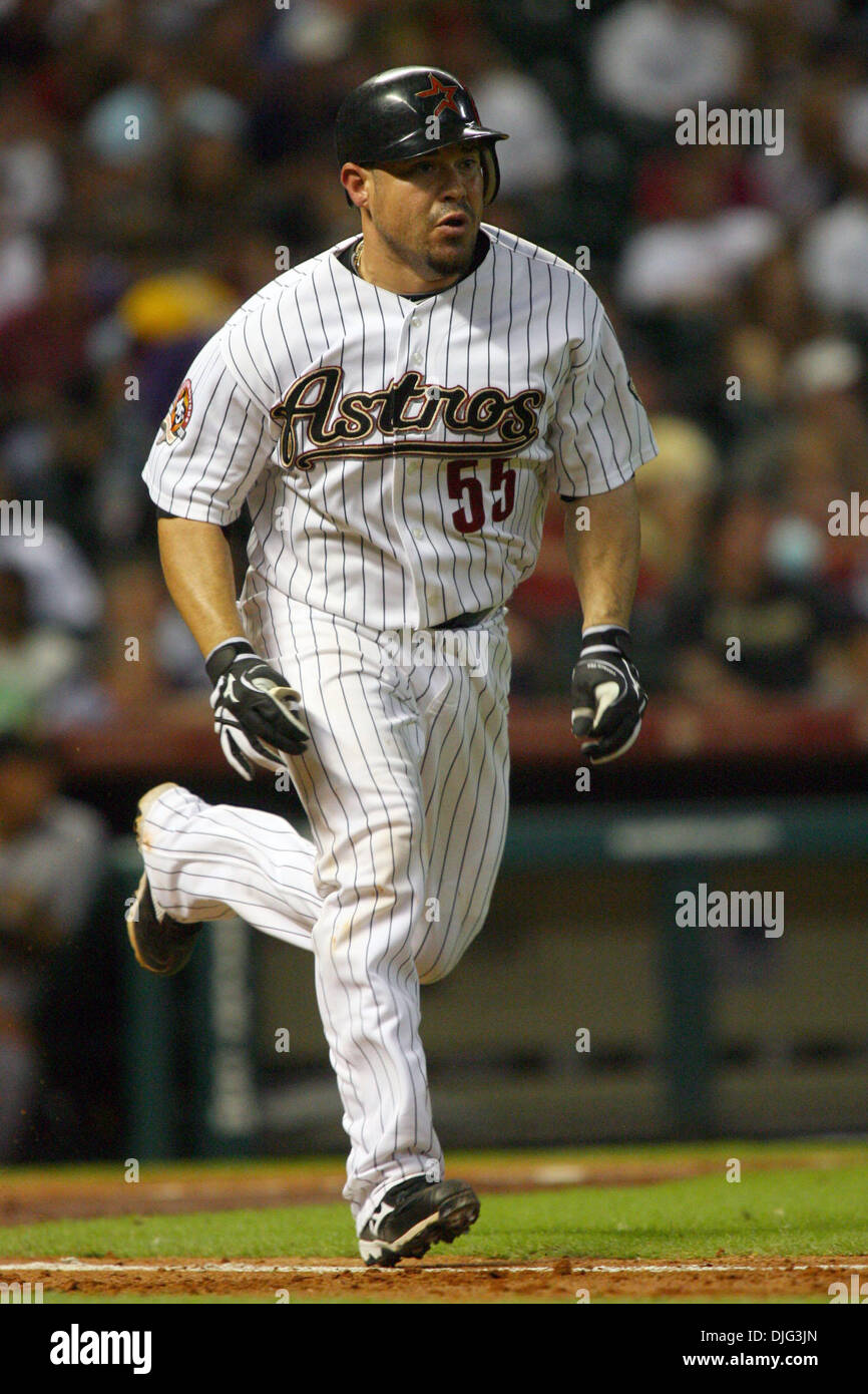 Astros de Houston catcher Humberto Quintero (55) bouscule jusqu'à première  base. Les Astros de Houston défait les Pirates de Pittsburgh 6 - 3 au  Minute Maid Park, Houston, Texas. (Crédit Image : ©