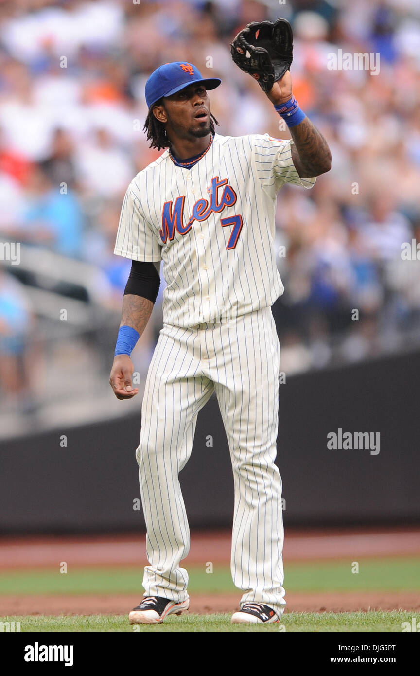 Juillet 10, 2010 : New York Mets l'arrêt-court Jose Reyes (7) attrape la balle au cours de l'action comme la MLB Braves vaincre les mets 4-0 à Citi Field à Flushing, NY (Image Crédit : © Vous Schneekloth/global/ZUMApress.com) Southcreek Banque D'Images