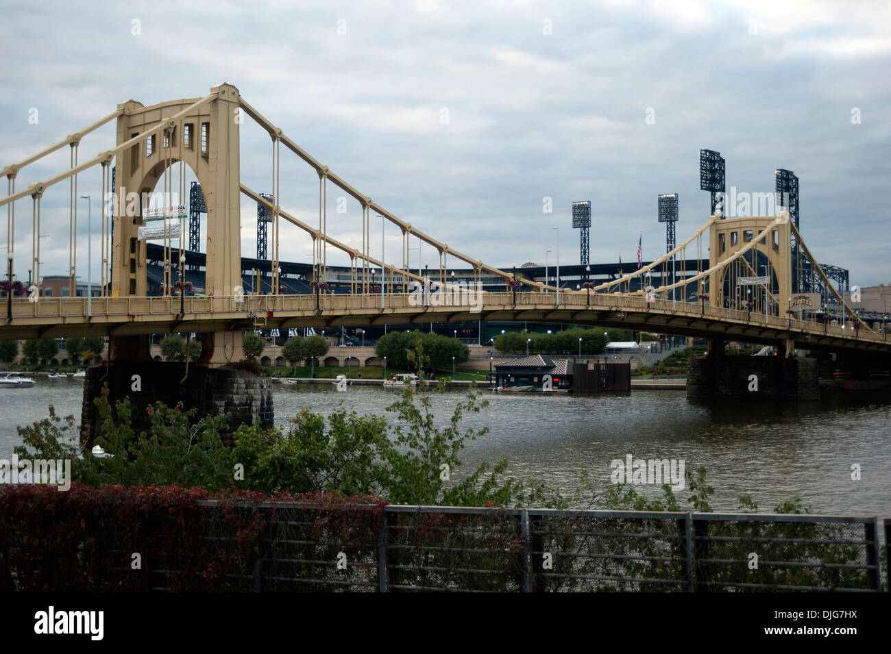 Pont d'Andy Warhol dans la ville de ponts sur la rivière Allegheny, Pittsburgh, Pennsylvanie, USA Banque D'Images