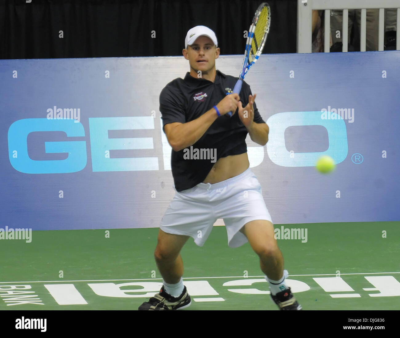 15 Jul 2010 - Philadelphie, Pennsylvanie, États-Unis - Andy Roddick retourne servir lors de son match à l'Université de Villanova, le nouveau stade des Philadelphia Libertés du WTT ligue. (Crédit Image : © Ricky Fitchett/ZUMApress.com) Banque D'Images