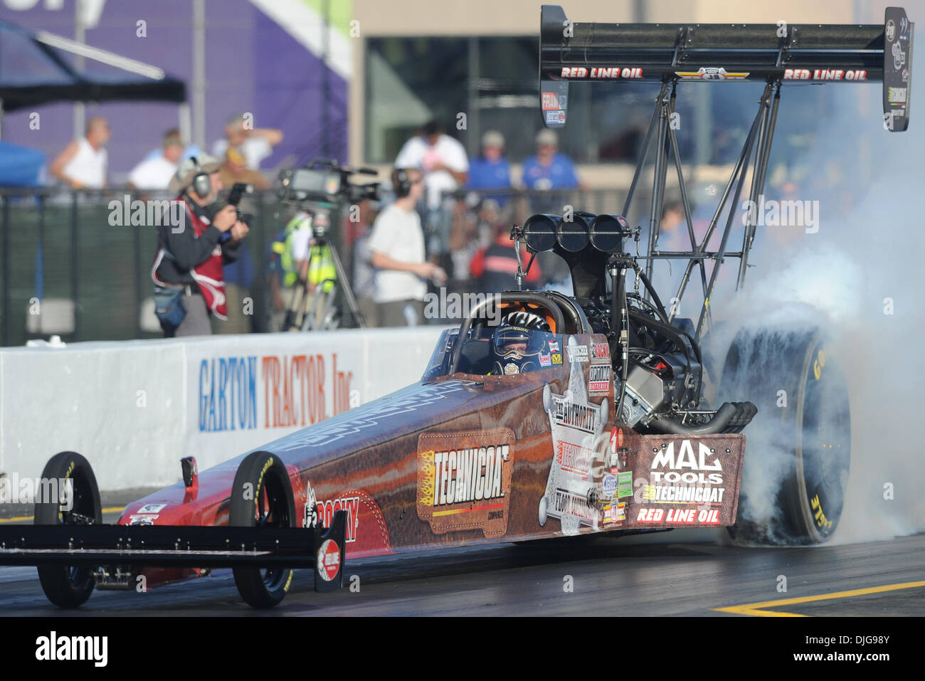 16 juillet 2010 - Sonoma, Californie, États-Unis d'Amérique - 16 juillet 2010 : Doug Kalitta de Ypsilanti, MI en concurrence dans le Top Fuel Dragster catégorie à la FRAM NHRA Autolite ressortissants lors d'Infineon, Sonoma, CA.Crédit obligatoire : Matt Cohen / Southcreek Global (Image Crédit : © Southcreek/ZUMApress.com) mondial Banque D'Images