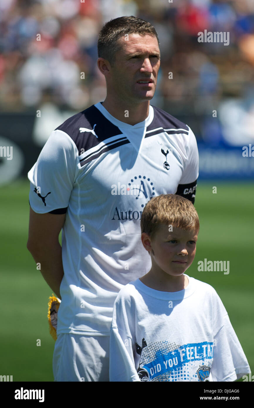 17 juillet 2010 - Santa Clara, Californie, États-Unis d'Amérique - 17 juillet 2010 : Tottenham Hotspur F Robbie Keane (10) écoute Dieu sauve la Reine avant le match d'exhibition entre les San Jose Earthquakes et Tottenham Hotspur au Buck Shaw Stadium de Santa Clara, CA..Crédit obligatoire : Matt Cohen / Southcreek Global (Image Crédit : © Southcreek/ZUMApress.com) mondial Banque D'Images