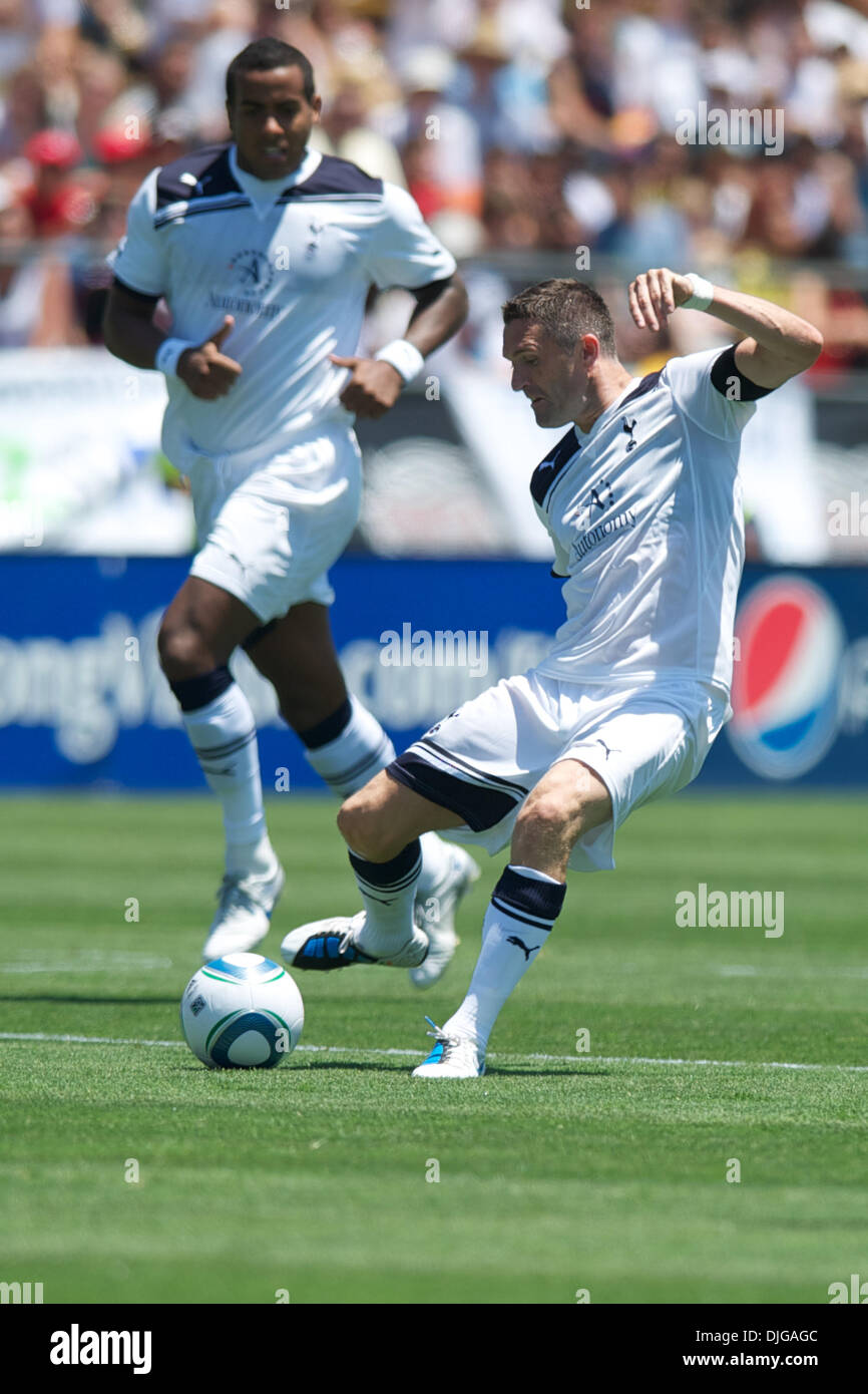 17 juillet 2010 - Santa Clara, Californie, États-Unis d'Amérique - 17 juillet 2010 : Tottenham Hotspur F Robbie Keane (10) les yeux un laissez-passer lors de l'exposition proche entre les San Jose Earthquakes et Tottenham Hotspur au Buck Shaw Stadium de Santa Clara, CA..Crédit obligatoire : Matt Cohen / Southcreek Global (Image Crédit : © Southcreek/ZUMApress.com) mondial Banque D'Images