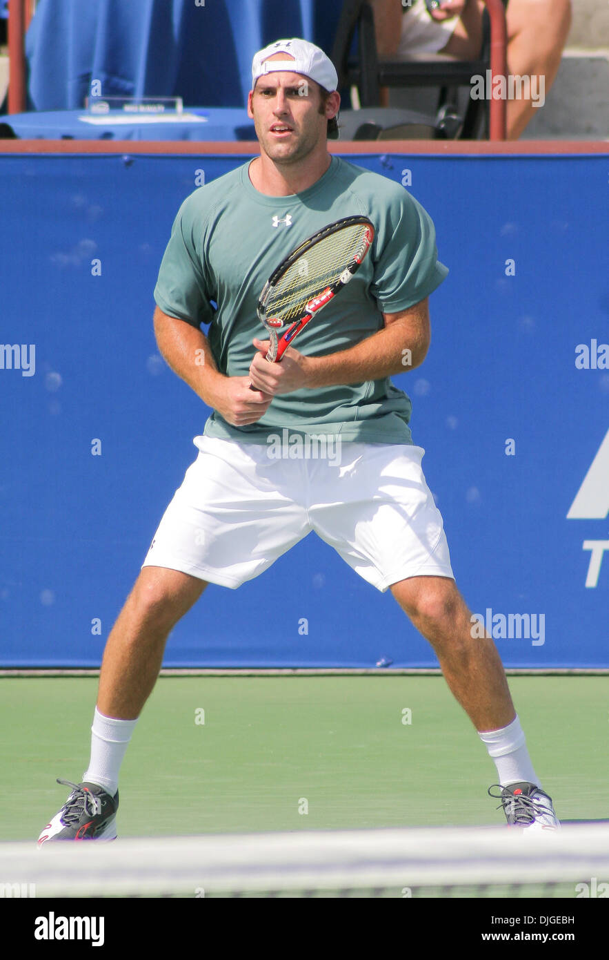 20 juillet 2010 - Johns Creek, Georgia, United States of America - 20 juillet : Jour 2 Championnats de Tennis d'Atlanta. Robby Ginepri des USA renvoie la balle à Nick Marchand de l'Australie au jour 2 de l'Atlanta Tennis Championships à Atlanta, Géorgie. Crédit obligatoire : Aaron Gilbert / Southcreek Global (Image Crédit : © Southcreek/ZUMApress.com) mondial Banque D'Images