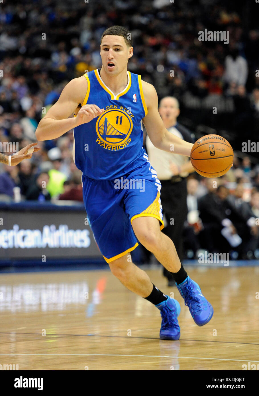 Dallas, TX, USA . 27 nov., 2013. Golden State Warriors shooting guard Klay Thompson # 11 lors d'un match de NBA entre les Golden State Warriors et les Dallas Mavericks à l'American Airlines Center de Dallas, TX Dallas battu Golden State 103-99 Crédit : Cal Sport Media/Alamy Live News Banque D'Images