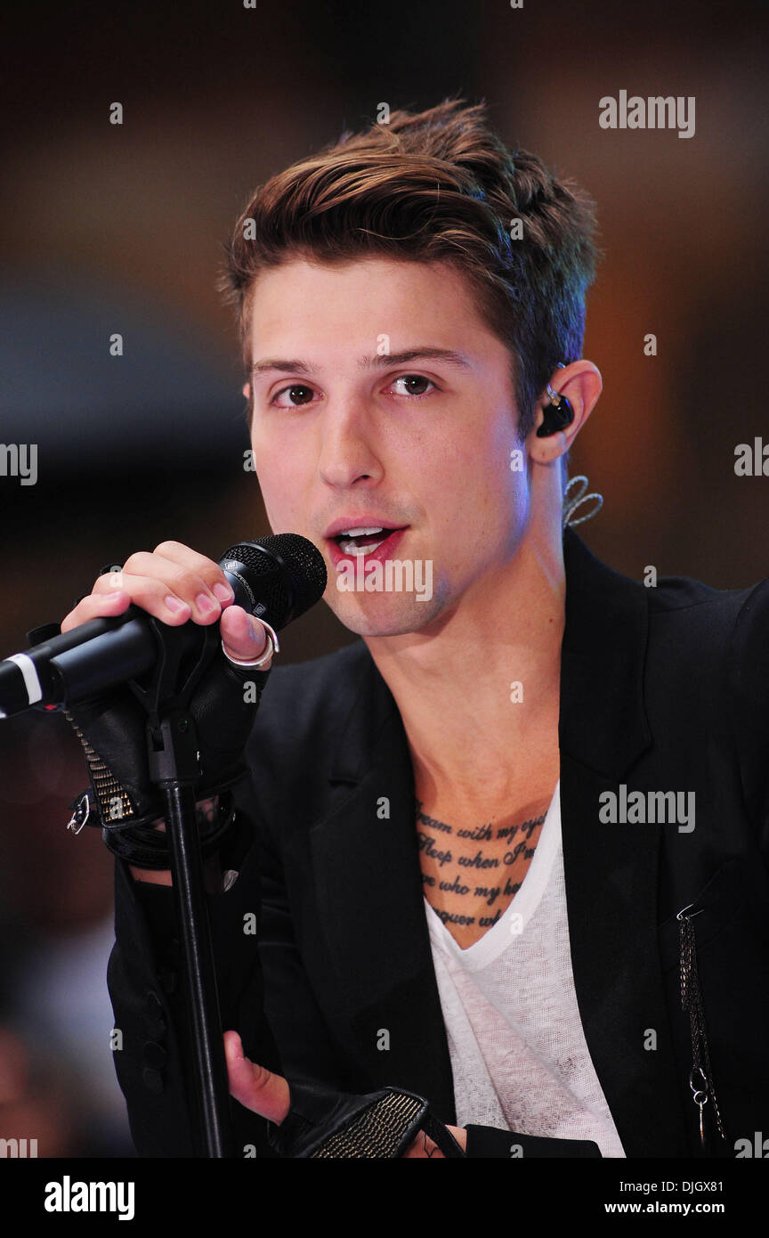 Ryan Follesé Hot Chelle Rae effectue au Toyota Concert Series sur le 'Today Show' la ville de New York, USA - 20.07.12 Banque D'Images