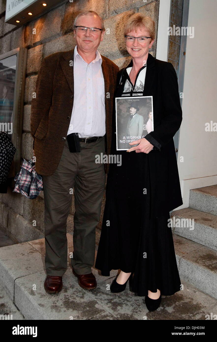 Dermot Nolan, Eimear O'Connor soirée d'ouverture de l'Oscar Wilde jouer "une femme sans importance", le théâtre de la porte des arrivées - Dublin, Irlande - 24.07.12 Banque D'Images