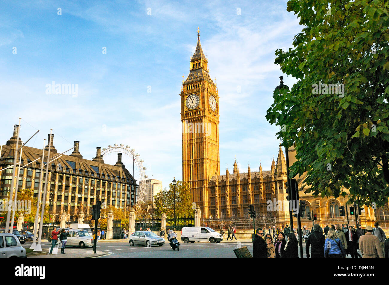 Big Ben et des chambres du Parlement, la place du Parlement, Westminster, London, England, UK Banque D'Images