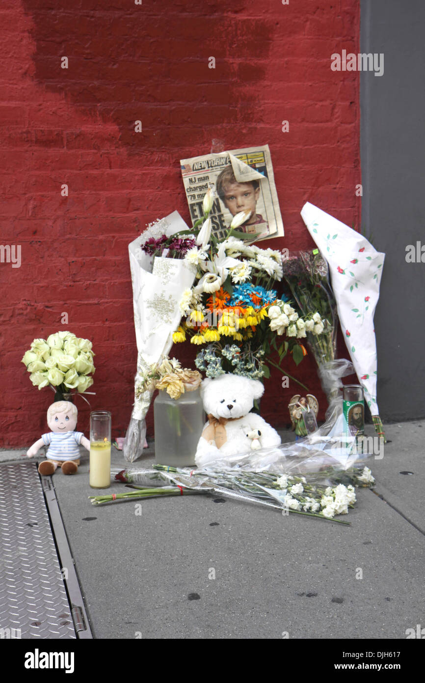 Etan Patz est un mémorial créé à l'emplacement de sa mort qui a eu lieu il y a trente-trois ans dans Soho New York City USA - Banque D'Images