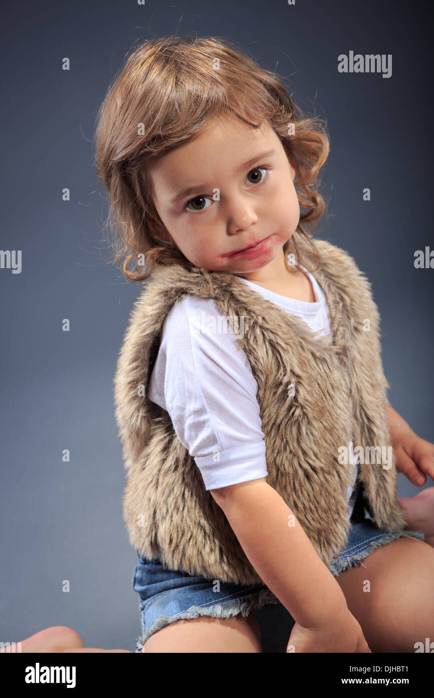 Portrait d'une petite fille qui s'ouvre Banque D'Images