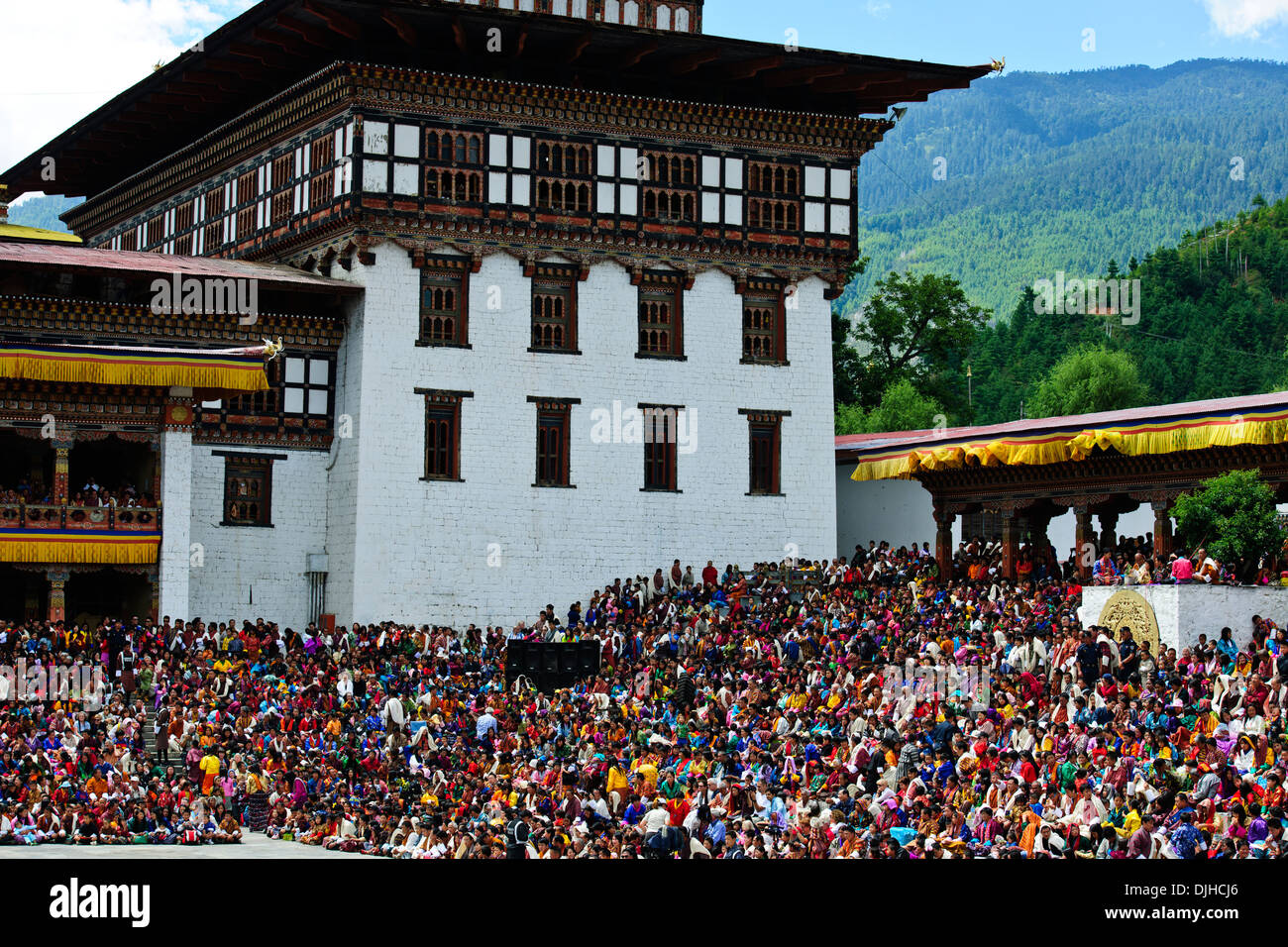 Tashichhoe Dzong,Fort,Thimphu Tsechu festival,4 jours,moine bouddhiste masqué,danseurs musiciens, les gens en costumes traditionnels,Bhoutan Banque D'Images