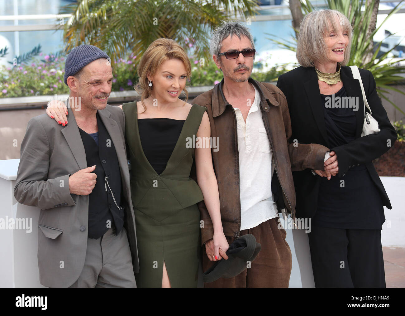 Edith Scob Kylie Minogue et Denis Lavant Leos Carax directeur 'Holy Motors photocall au cours de 65e Festival de Cannes Cannes Banque D'Images