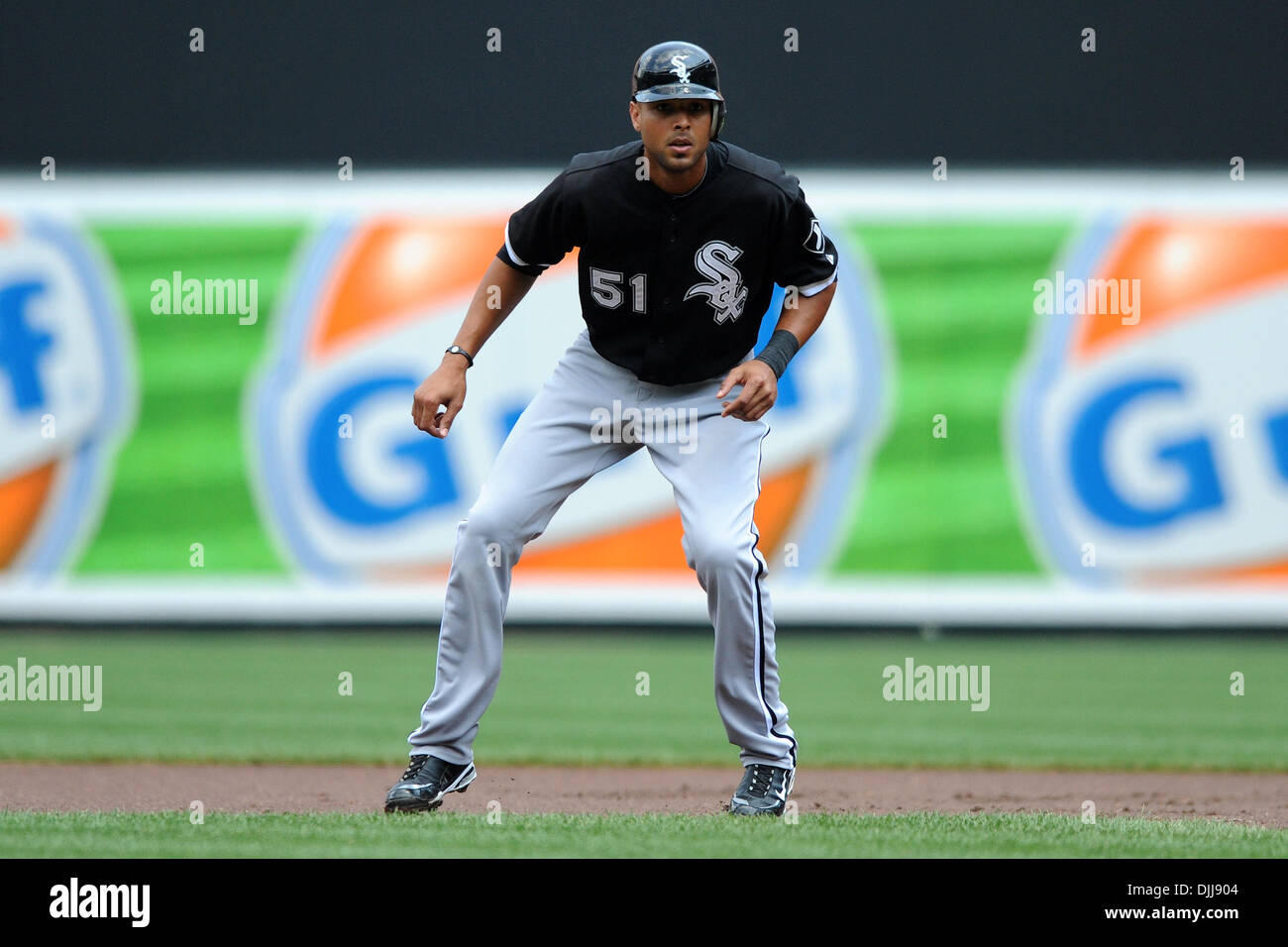 08 août 2010 - Baltimore, Maryland, États-Unis d'Amérique - Août 08, 2010 : White Sox de Chicago center fielder Alex Rios (51) la première base lors de la cinquième manche du match de dimanche après-midi contre les Orioles de Baltimore à Camden Yards de Baltimore, MD. Score à égalité 1 à 5 manches...crédit obligatoire : Russell Tracy / Southcreek Global (Image Crédit : Â© Southcreek Banque D'Images