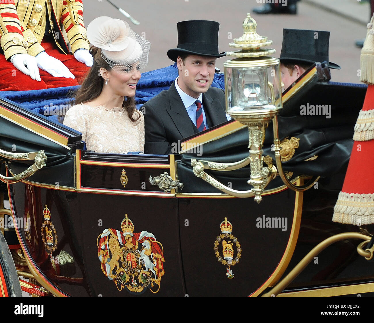 Le prince William Catherine duchesse de Cambridge Procession du Jubilé de diamant de la Reine le long Mall Londres Angleterre -05.06.12 Banque D'Images