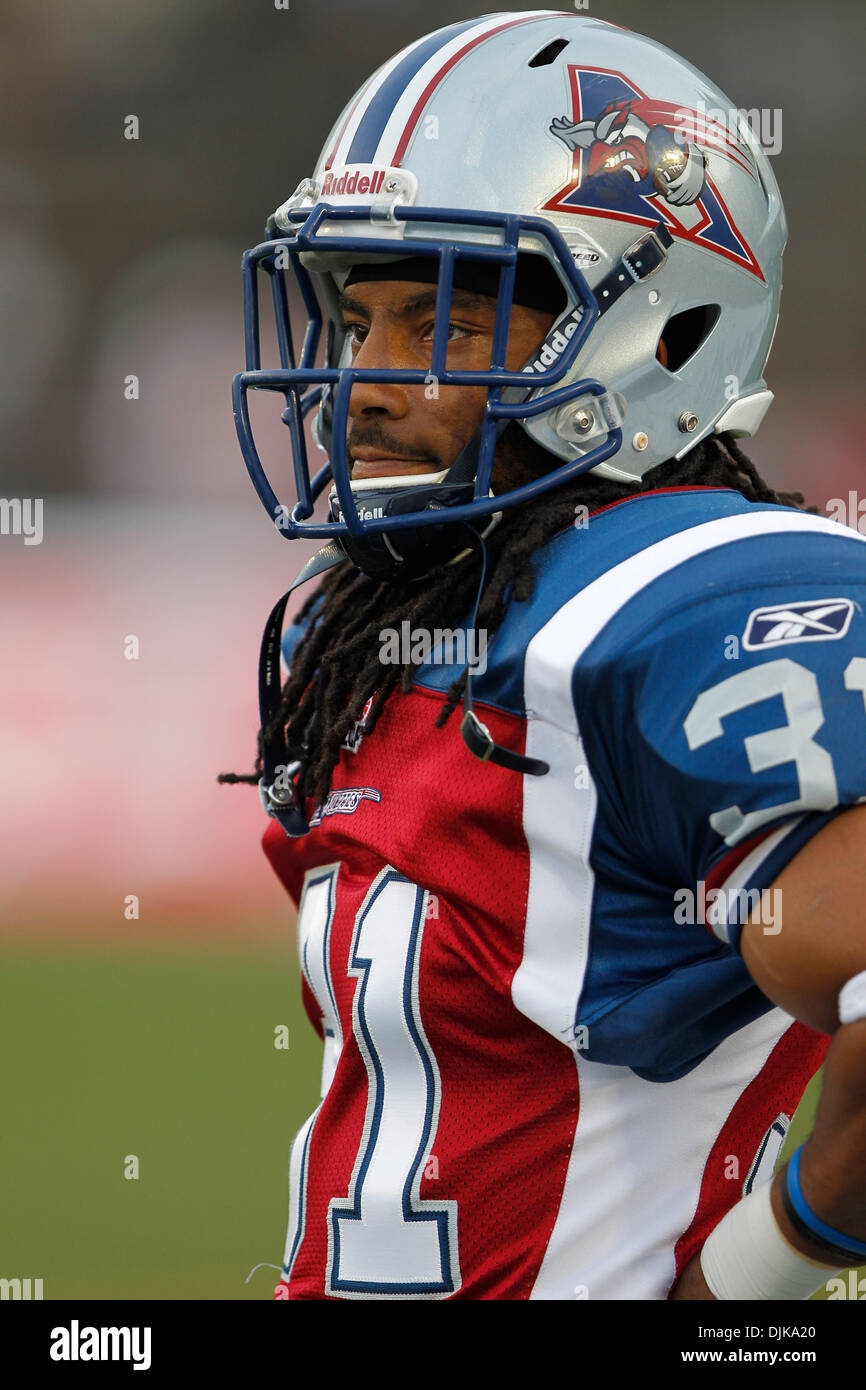 Septembre 03, 2010 - Montréal, Québec, Canada - Le coin des Alouettes de Montréal Retour Mark Estelle (# 31) dans la région de warm-up avant le match entre la LCF Les Lions de la Colombie-Britannique et les Alouettes de Montréal au Stade Percival-Molson. BC a gagné 38-17. (Crédit Image : © Philippe Champoux/ZUMApress.com) Southcreek/mondial Banque D'Images