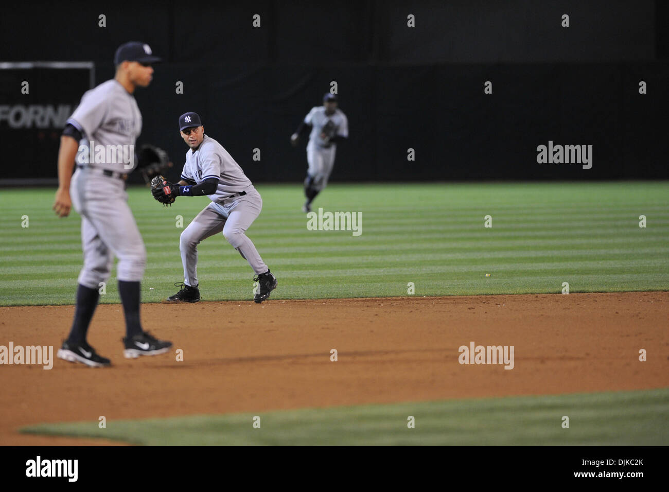 Septembre 04, 2010 - Oakland, CA, États-Unis - 07 juillet 2010, Oakland, CA, USA ; New York Yankees shortstop Derek Jeeter (2) les champs la balle de mercredi du 6-2 victoire sur l'Oakland A's. (Crédit Image : © Scott Beley/global/ZUMApress.com) Southcreek Banque D'Images