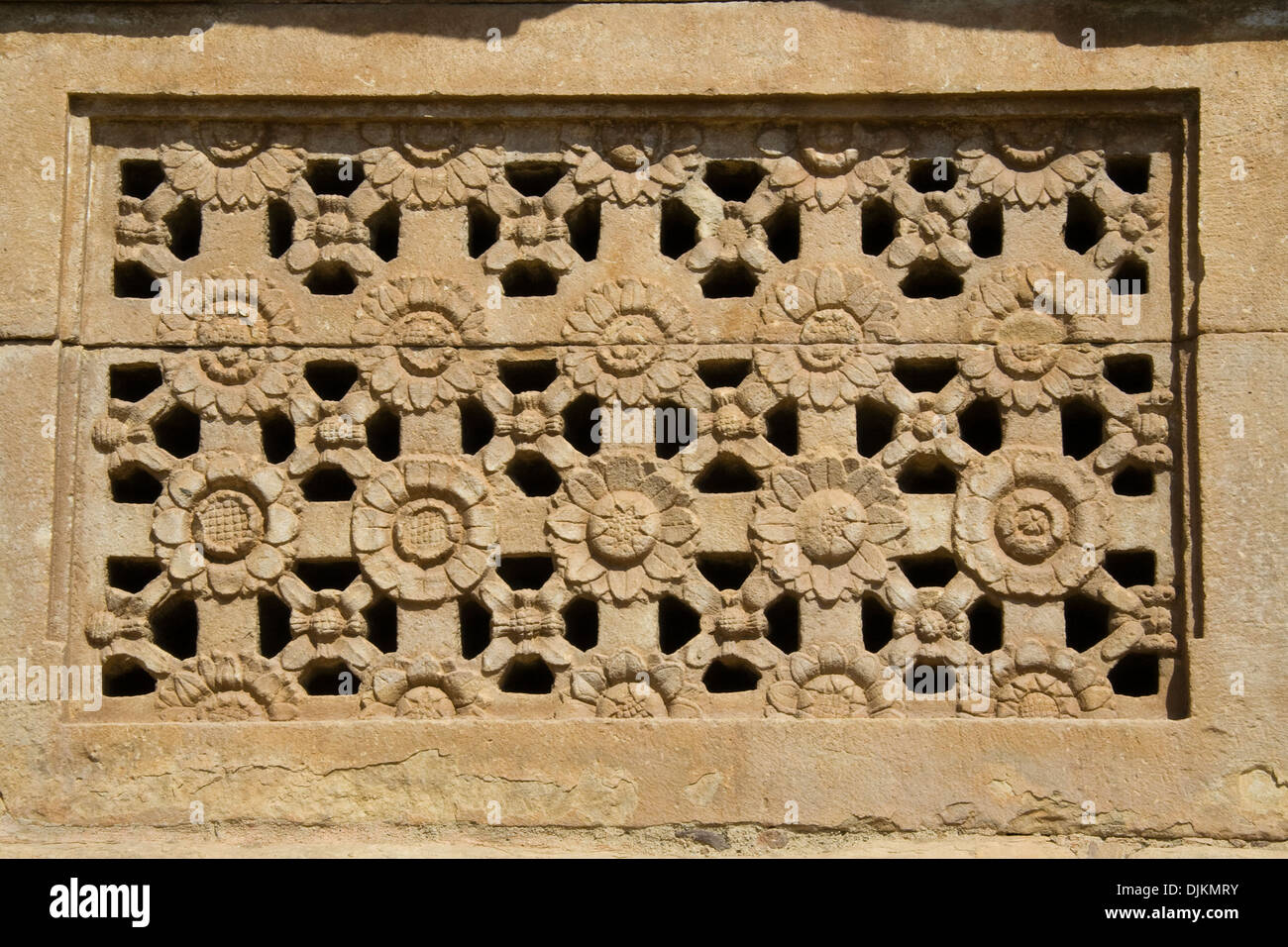 Motif à fleurs gravées à Ladakhan Stone Temple à Aihole près de Bagalkot, Karnataka, Inde, Asie Banque D'Images