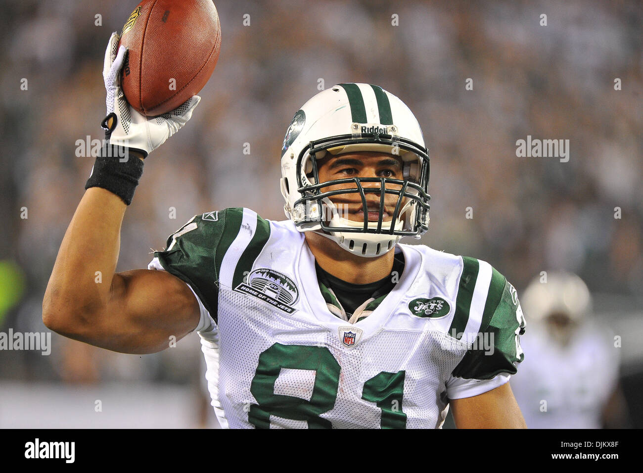 13 septembre 2010 - East Rutherford, New Jersey, United States of America - New York Jets tight end Dustin Keller (81) reconnaît la foule à nouveau à East Rutherford Meadowlands Stadium dans le New Jersey (crédit Image : © Brooks Van Arx/global/ZUMApress.com) Southcreek Banque D'Images