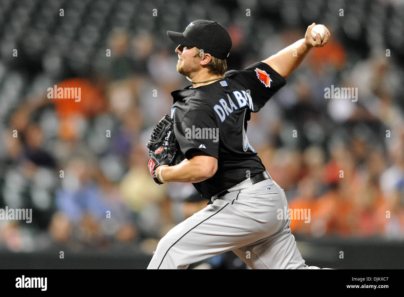 15 septembre 2010 - Baltimore, Maryland, États-Unis d'Amérique - le lanceur partant des Blue Jays de Toronto Kyle Drabek (4) rend un lancer au cours de la troisième manche de mercredi nuit de match contre les Orioles de Baltimore Oriole Park at Camden Yards et. Les orioles l'a défait les Blue Jays 3-1. (Crédit Image : © Russell Tracy/global/ZUMApress.com) Southcreek Banque D'Images