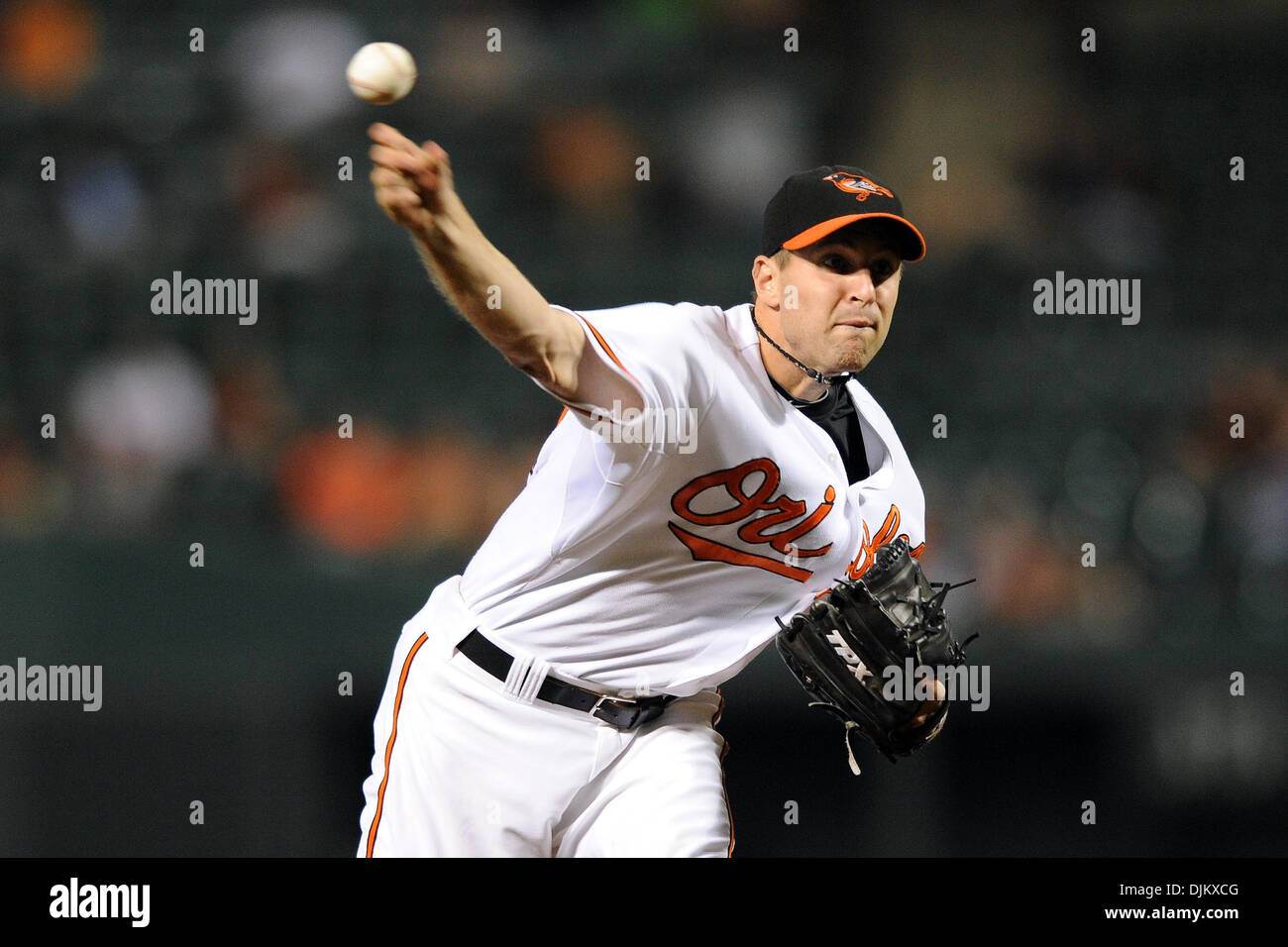 15 septembre 2010 - Baltimore, Maryland, États-Unis d'Amérique - le lanceur partant des orioles de Baltimore, Brad Bergesen (35) fait un pas lors de la cinquième manche du match de mercredi soir contre les Blue Jays de Toronto à l'Oriole Park et Camden Yards. Les orioles l'a défait les Blue Jays 3-1. (Crédit Image : © Russell Tracy/global/ZUMApress.com) Southcreek Banque D'Images