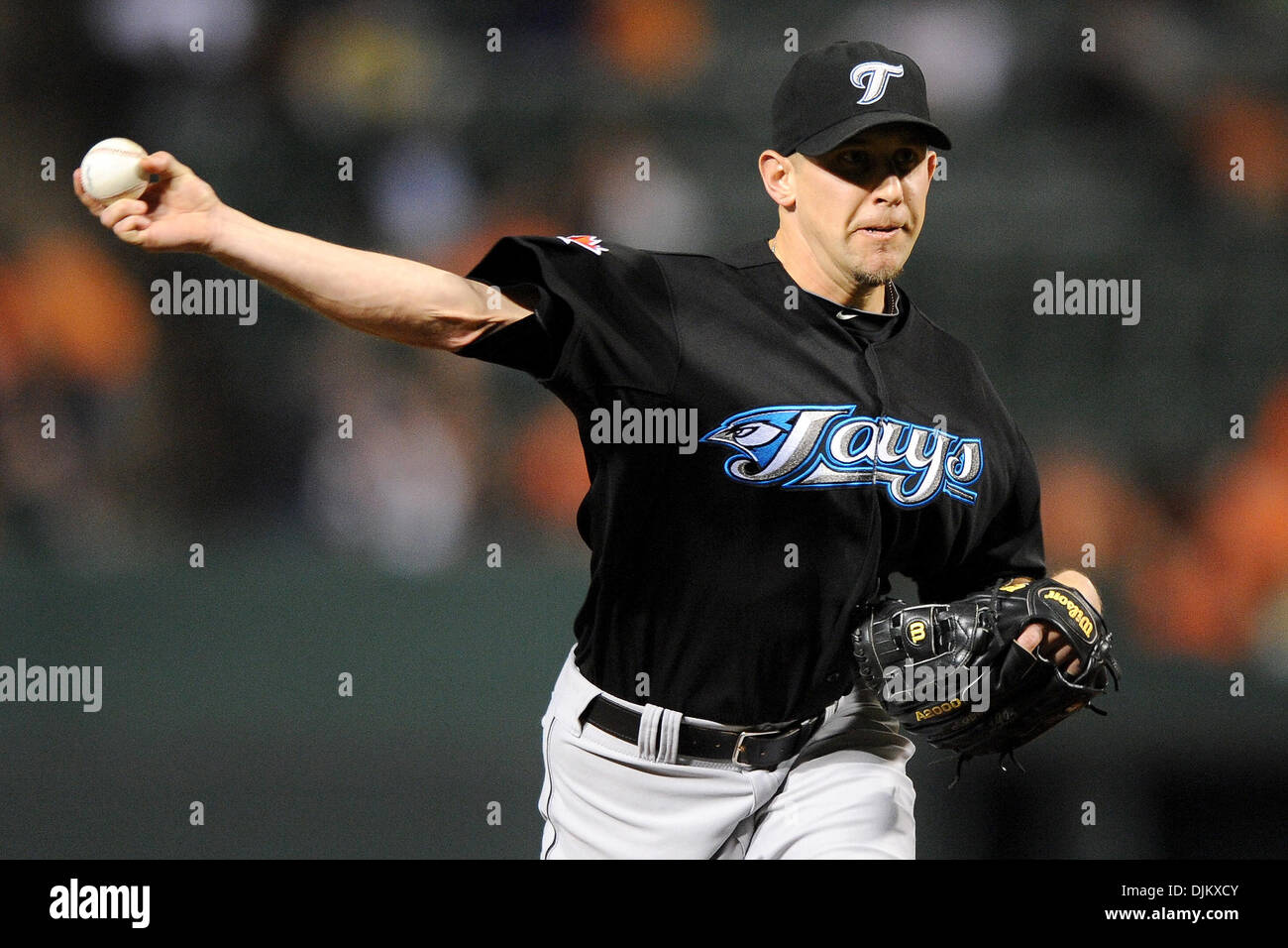 15 septembre 2010 - Baltimore, Maryland, États-Unis d'Amérique - de baseball des Blue Jays de Toronto Shawn Camp (57) fait un pas lors de la septième manche de mercredi nuit de match contre les Orioles de Baltimore Oriole Park at Camden Yards et. Les orioles l'a défait les Blue Jays 3-1. (Crédit Image : © Russell Tracy/global/ZUMApress.com) Southcreek Banque D'Images