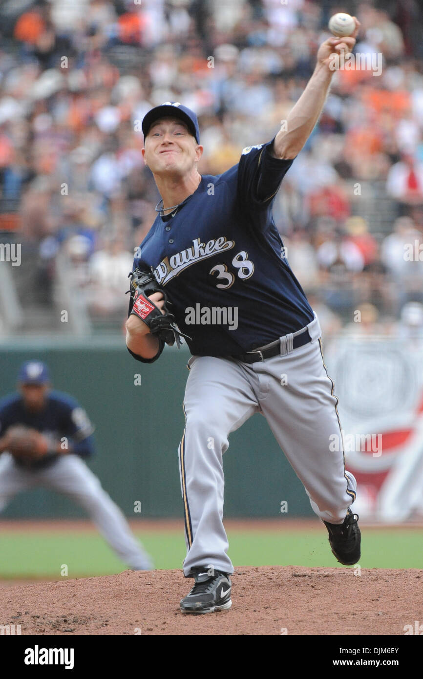 19 septembre 2010 - San Francisco, Californie, États-Unis d'Amérique - Milwaukee Brewers pitcher Chris Narveson (38) offre de la butte. Les Giants de San Francisco a défait les Milwaukee Brewers 9-2. (Crédit Image : © Charles Herskowitz/ZUMApress.com) Southcreek/mondial Banque D'Images