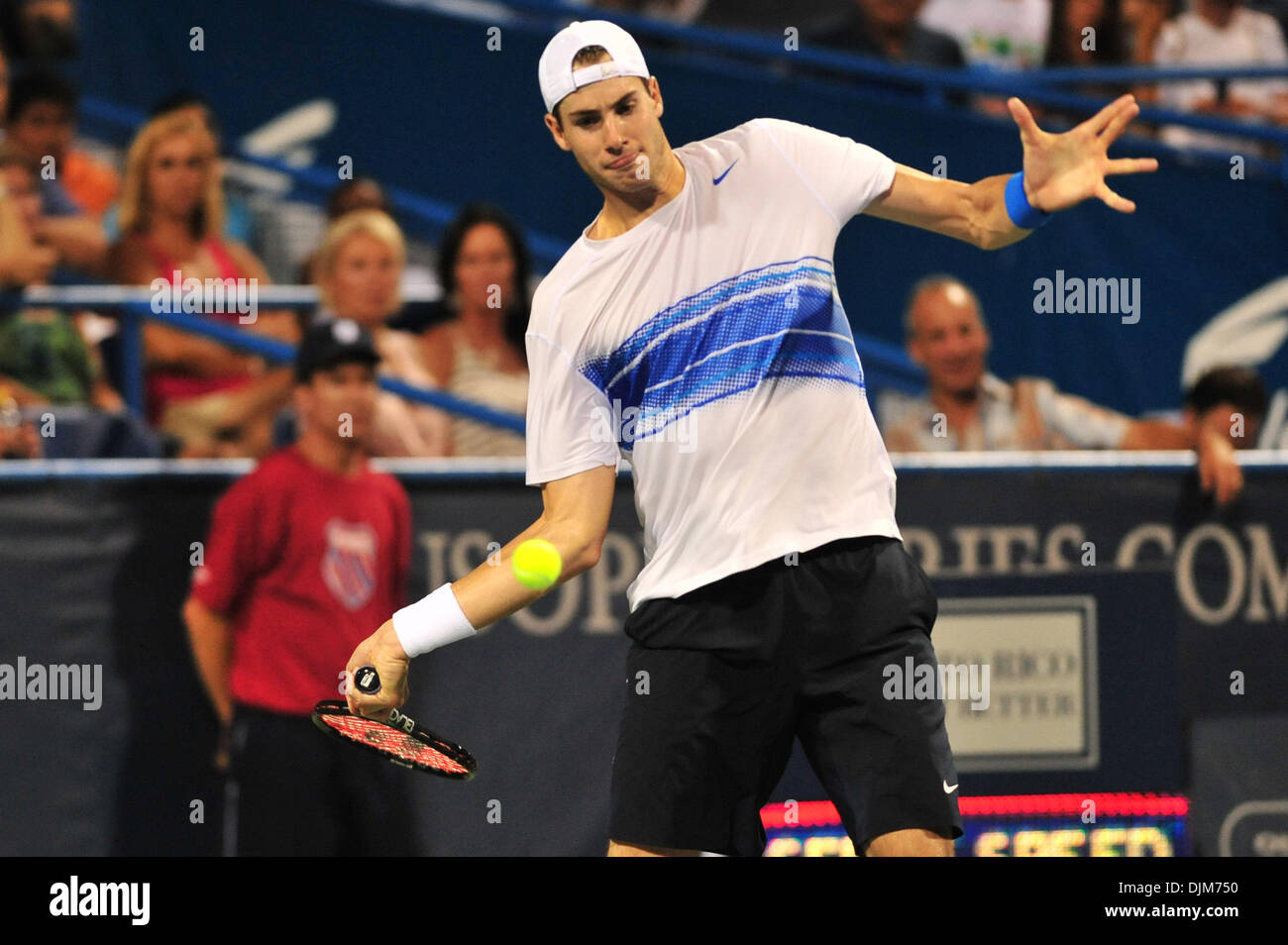 05 août 2010 - Washington Dc, District of Columbia, United States of America - 05 août 2010 : Legg Mason Tennis Classic, présenté par Geico..John Isner (USA) a atteint les demi-finales en battant Viktor Troicki (SRB) 7-6, 3-6, 6-1 (Image Crédit : © Roland Pintilie/global/ZUMAPRESS.com) Southcreek Banque D'Images