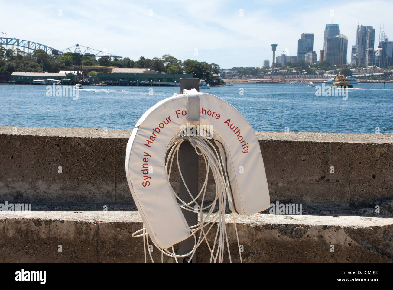 Sydney Harbour Foreshore Authority bouée de sauvetage à l'équipement du parc Point de Ballast, Balmain, Sydney Banque D'Images