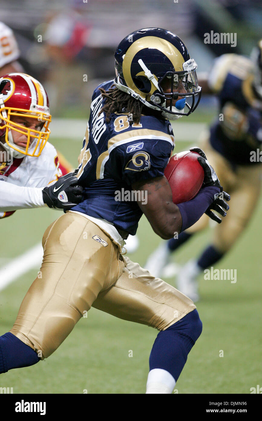 Septembre 26, 2010 - Saint Louis, Missouri, United States of America - Saint Louis s Ramfense récepteur large Mardy Gilyard (# 81) au-delà de la défense de Washington lors d'un match entre le Saint Louis Rams et les Redskins de Washington à l'Edward Jones Dome à Saint Louis, Missouri. Les Béliers Redskins défait 30-16. (Crédit Image : © Jimmy Simmons/ZUMApress.com) Southcreek/mondial Banque D'Images