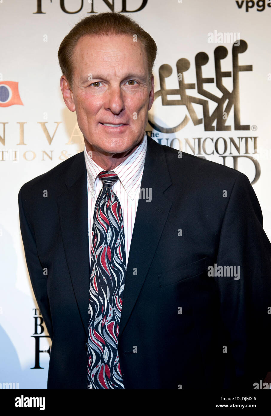 27 septembre 2010 - New York, NY, USA - RICK BARRY à la 25e Annual Great Sports apporte le Dîner, dont profitent les Buoniconti Fund pour guérir la paralysie, à l'hôtel Waldorf Astoria. Les lauréats de cette année sont Willie Mays, Bill Russell, Michael Irvin, Dan Marino, Annika Sorenstam, Brian Leetch, Ignacio'' ''Nacho Figueras, Laird Hamilton et Calvin Borel.(Image Crédit : © Brian Cahn/ZUMAp Banque D'Images