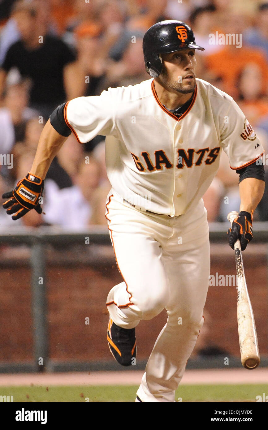 28 septembre 2010 - San Francisco, Californie, États-Unis d'Amérique - San Francisco Giants center fielder Andres Torres (56) frappe un triple torride. Les Giants de San Francisco a vaincu les Diamondbacks de l'Arizona 4-2. (Crédit Image : © Charles Herskowitz/ZUMApress.com) Southcreek/mondial Banque D'Images