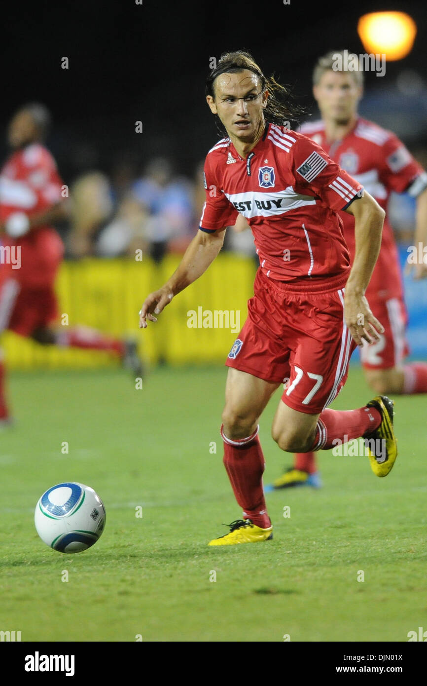Le 29 septembre, 2010 - Santa Clara, Californie, États-Unis d'Amérique - Chicago Fire terrain Bratislav Ristic (77) porte la balle pendant le jeu entre la MLS San Jose Earthquakes et Chicago Fire à la Buck Shaw Stadium. L'incendie a défait les tremblements de 3-0. (Crédit Image : © Matt Cohen/ZUMApress.com) Southcreek/mondial Banque D'Images