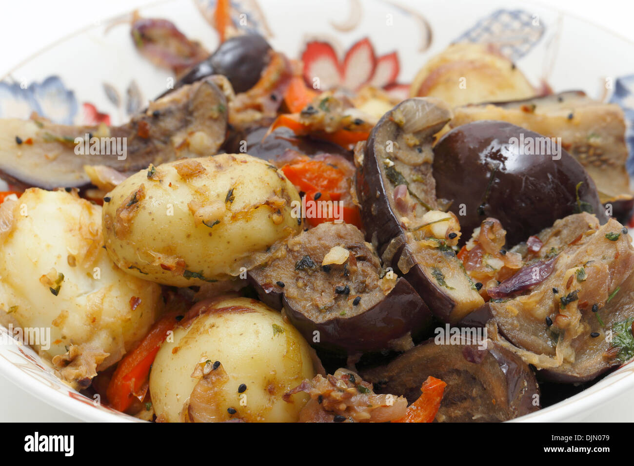 Style Balti et de pommes de terre curry d'aubergines Banque D'Images