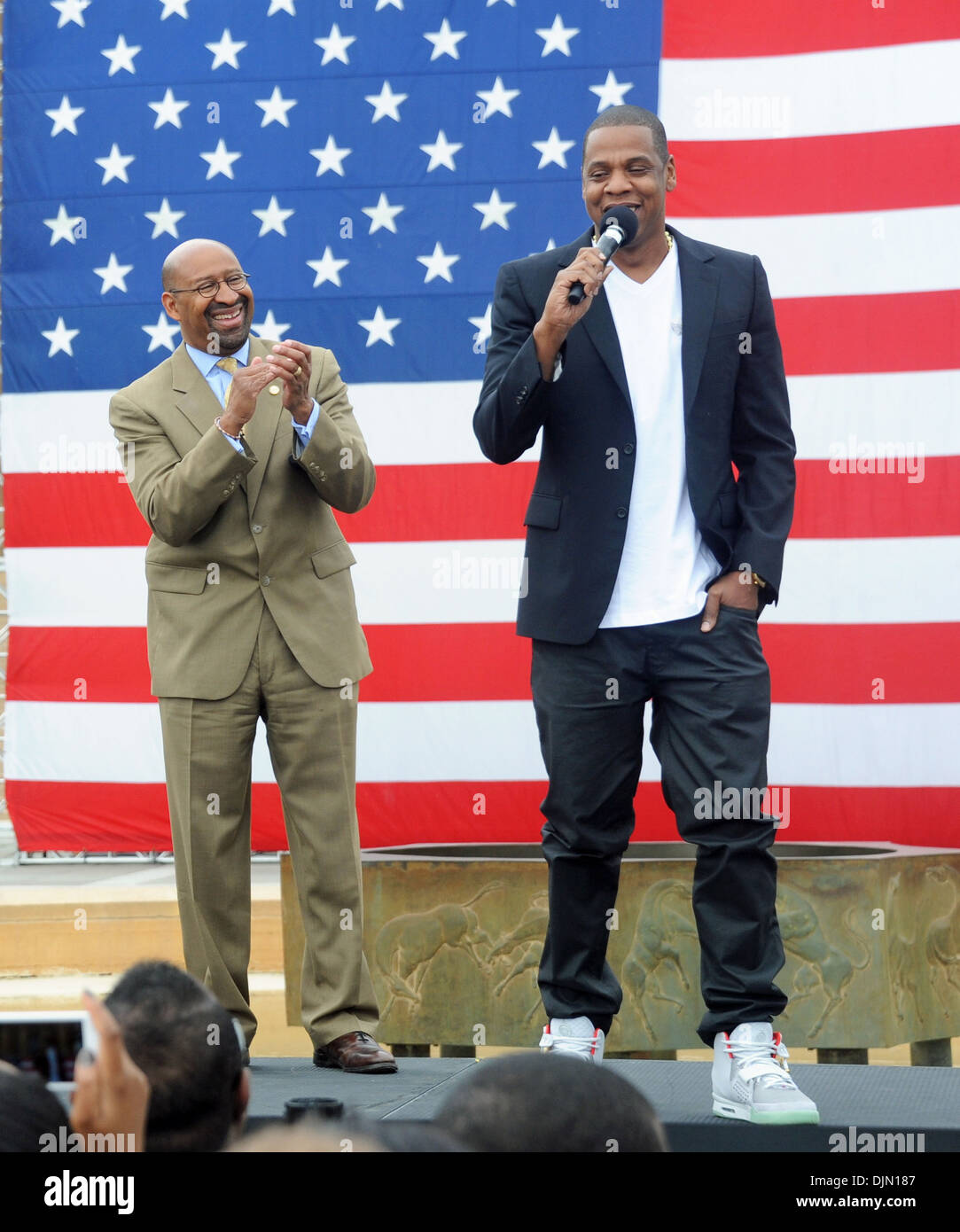 Le maire de Philadelphie Michael Nutter et Jay-Z conférence de presse sur les mesures de Philadelphia Museum of Art à anunce que Jay-Z s Banque D'Images