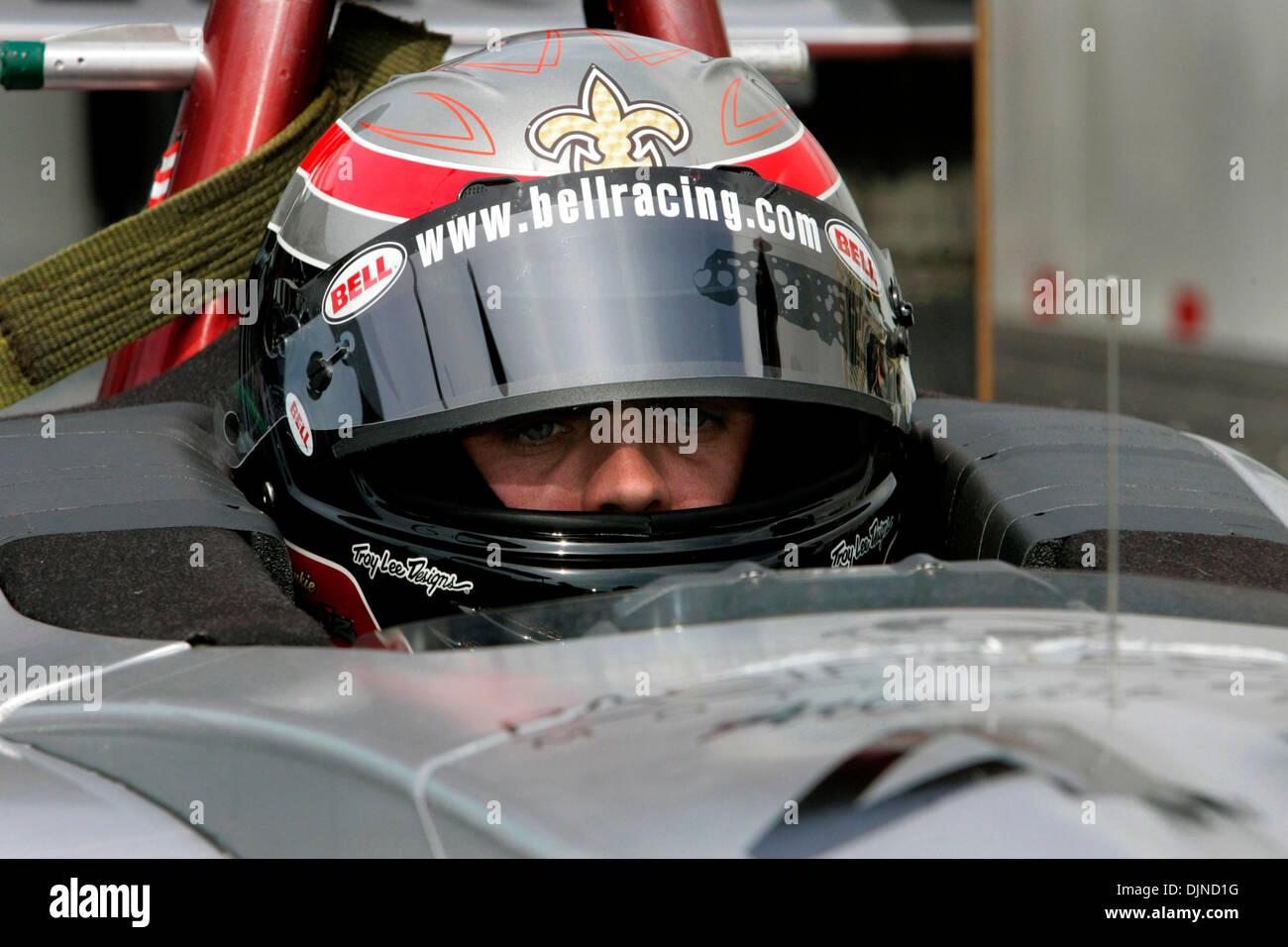 Apr 10 2008 - Long Beach, CA, USA- Ancien 'Malcolm au milieu' tv star devient professionnel conducteur de voiture de course Frankie Muniz est un pilote dans la Série Champ Car Atlantic. Crédit obligatoire : Photo par Jonathan Alcorn/ZUMA Press. (©) Copyright 2008 by Jonathan Alcorn Banque D'Images