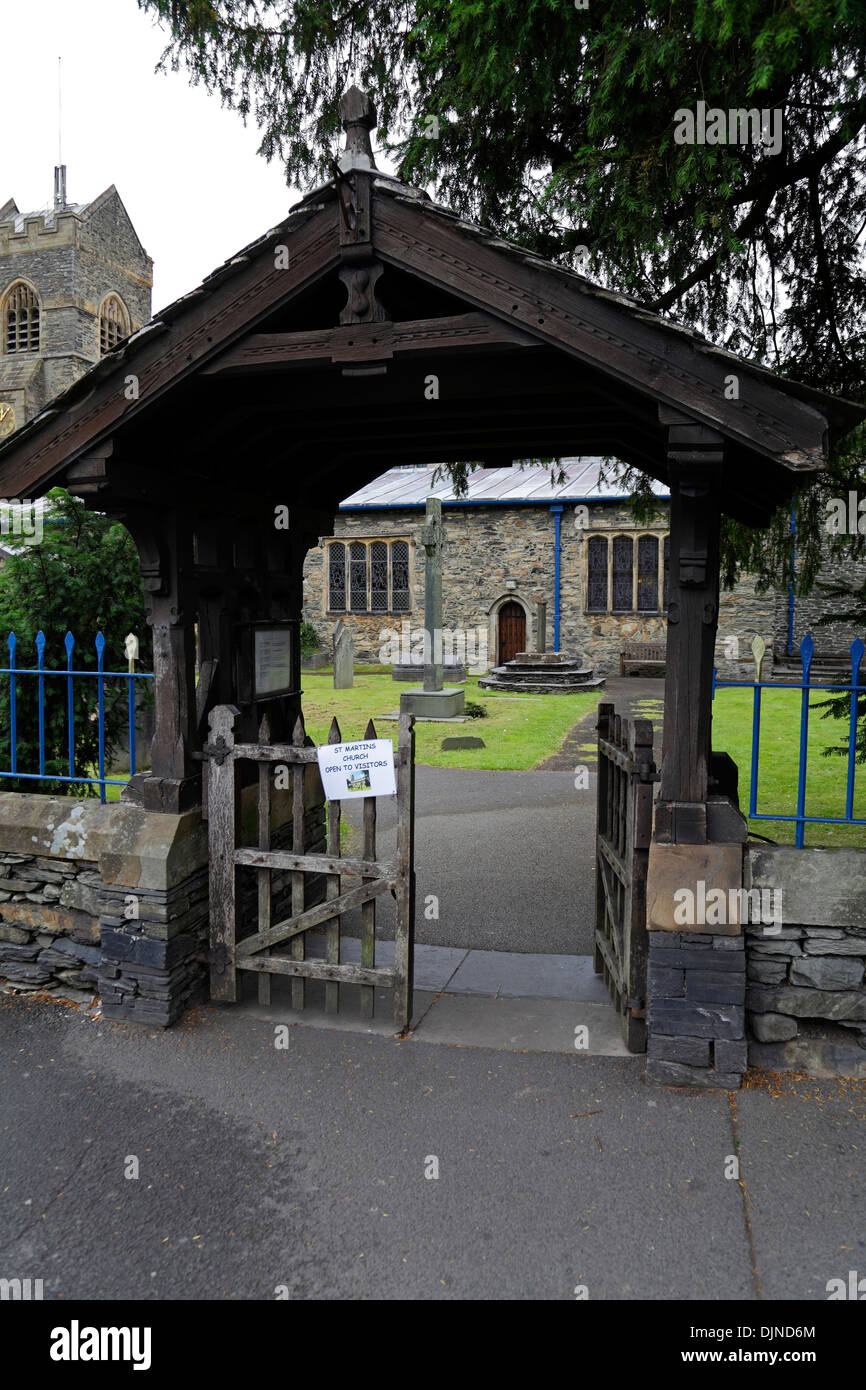 Entrée à l'église Saint Martin sur Lake Road à Bowness-on-Windermere, le Lake District, Cumbria, Angleterre, Royaume-Uni Banque D'Images