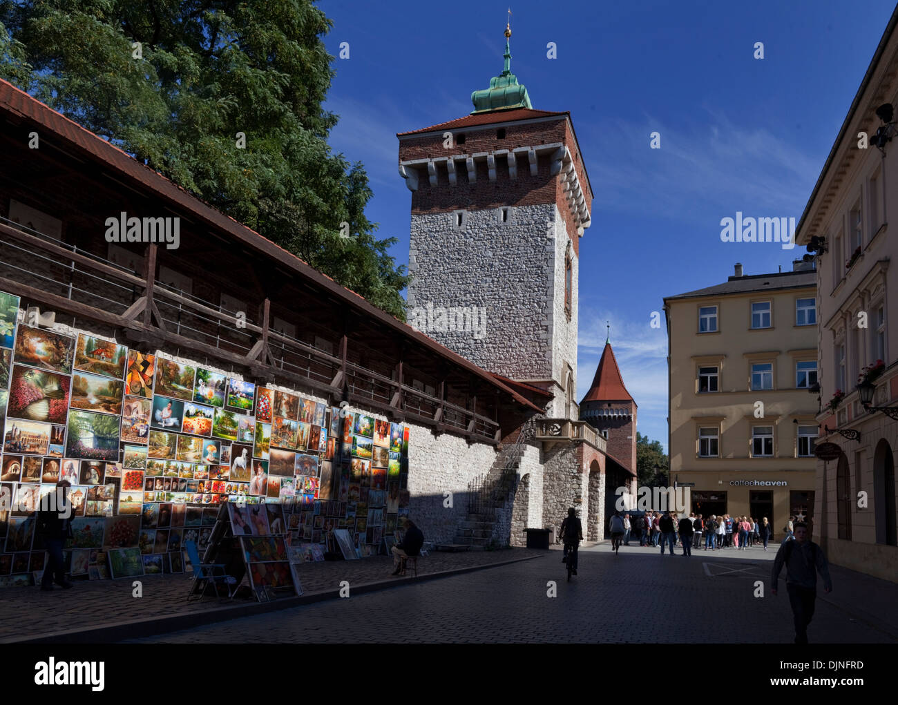 La galerie d'art en plein air sur la ville médiévale et de la vieille ville, de la porte Florianska, Cracovie, Pologne Banque D'Images