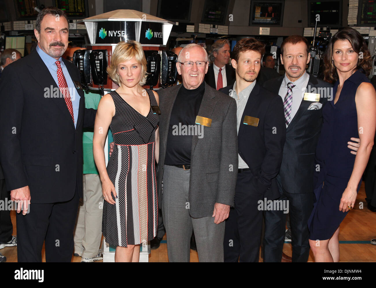 CBS's 'Blue Bloods' acteurs Tom Selleck Amy Carlson Len Cariou Vous Estes  Donnie Wahlberg et Bridget Moynahan visite à Photo Stock - Alamy