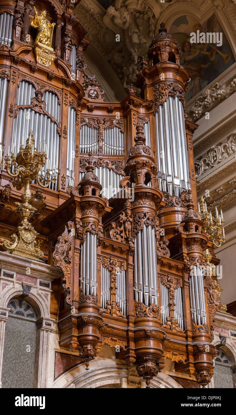 Orgue à tuyaux ornés, massive dans la Cathédrale de Berlin, ou Berliner Dom, construite en 1905 par le roi Frédéric-guillaume IV. Banque D'Images
