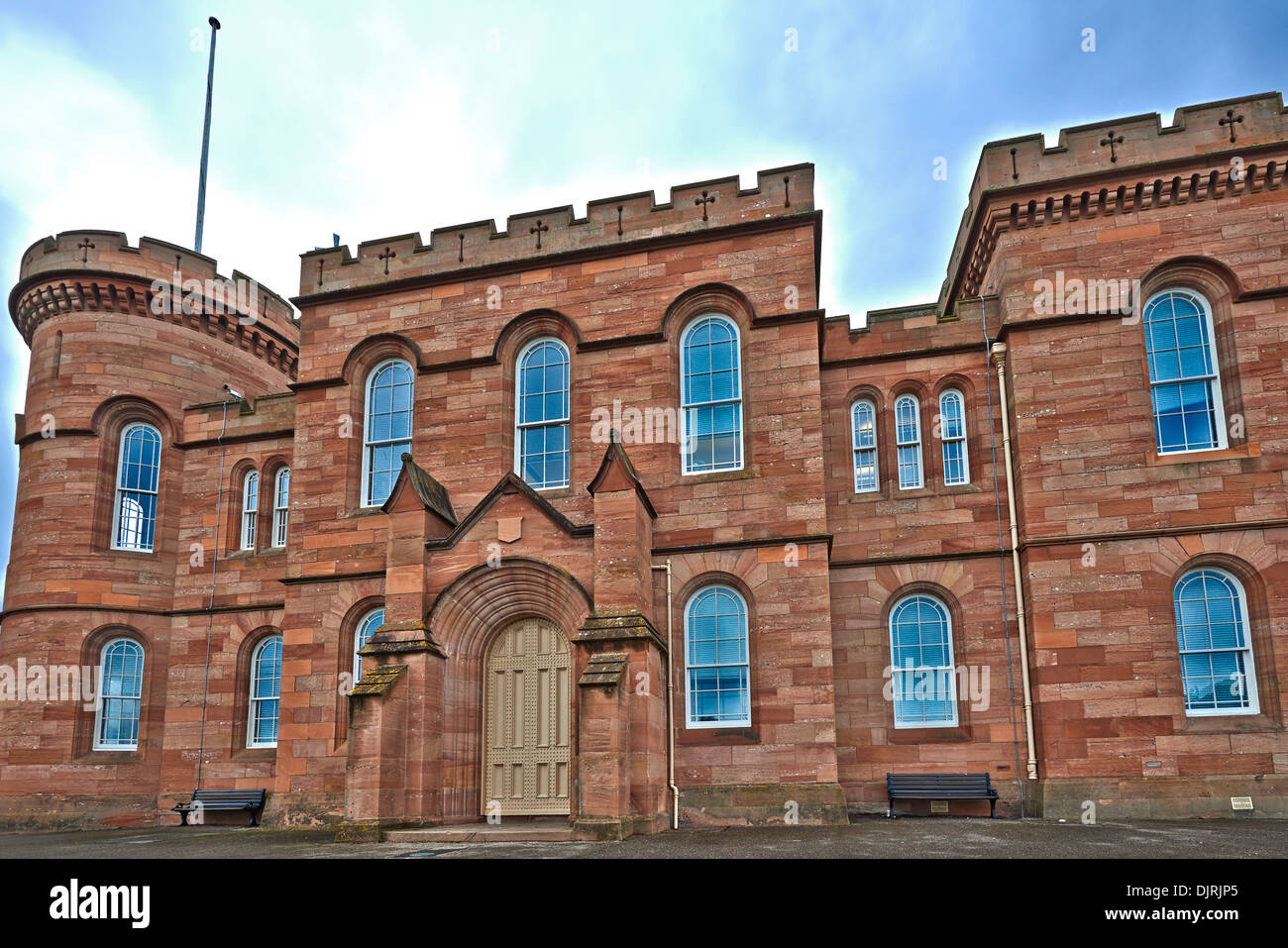 Le Château d'Inverness en Écosse se trouve sur une falaise surplombant la rivière Ness, à Inverness, Écosse Banque D'Images