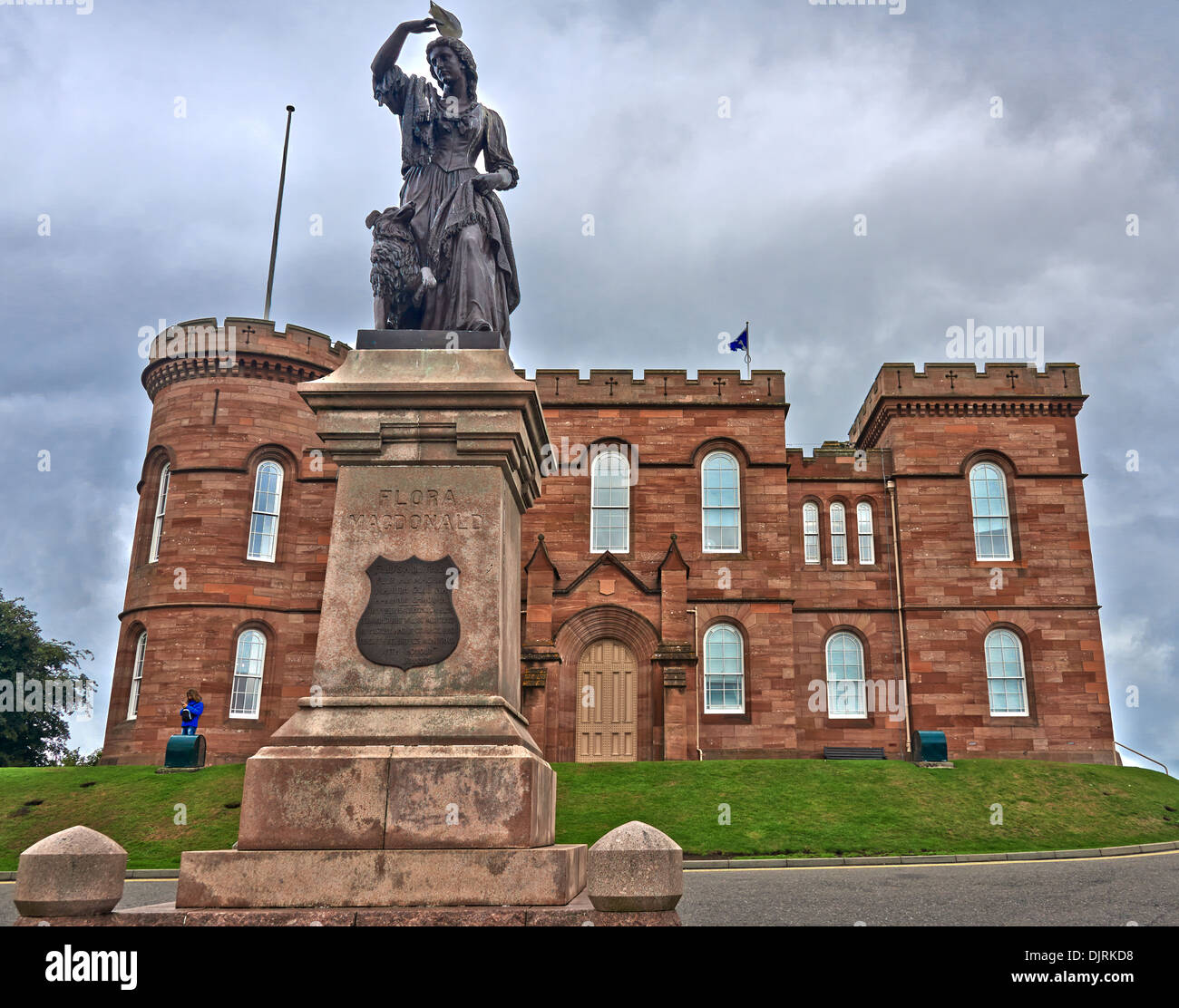 Le Château d'Inverness en Écosse se trouve sur une falaise surplombant la rivière Ness, à Inverness, Écosse Banque D'Images