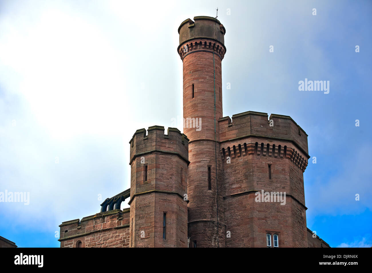Le Château d'Inverness en Écosse se trouve sur une falaise surplombant la rivière Ness, à Inverness, Écosse Banque D'Images