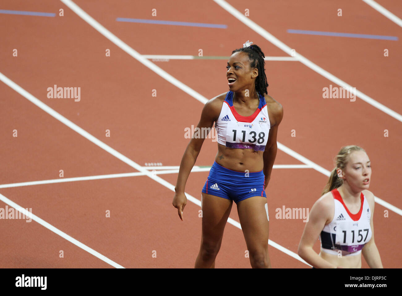 Mandy Francois-Elie de France célèbre l'or dans womens 100m T37 au stade olympique au Jeux Paralympiques de Londres 2012. Banque D'Images