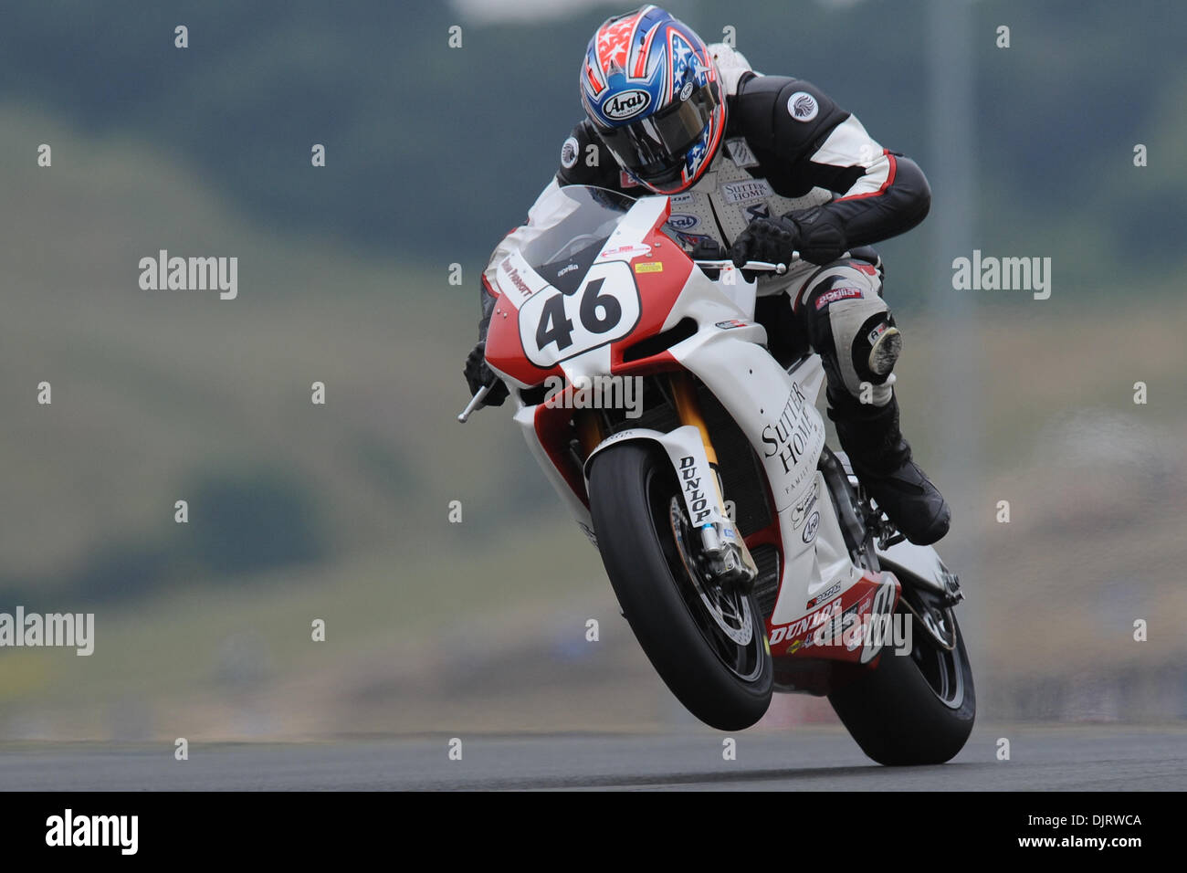 15 mai 2010 - Sonoma, Californie, États-Unis - 15 mai 2010 : Brian D. Parriott sur l Sutter Home Aprilia RSV1000R (46) en SuperBike américain dans la qualification de l'AMA Côte Ouest Moto Jam tenue à Infineon à Sonoma, CA. (Crédit Image : © Matt Cohen/ZUMApress.com) Southcreek/mondial Banque D'Images