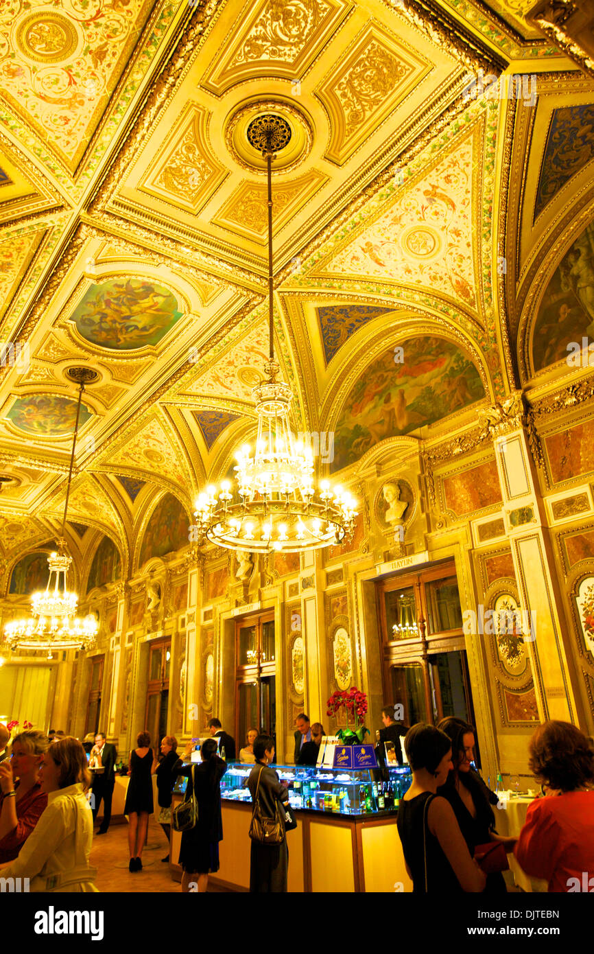 Intérieur de l'Opéra de Vienne, Vienne, Autriche, Europe Centrale Banque D'Images