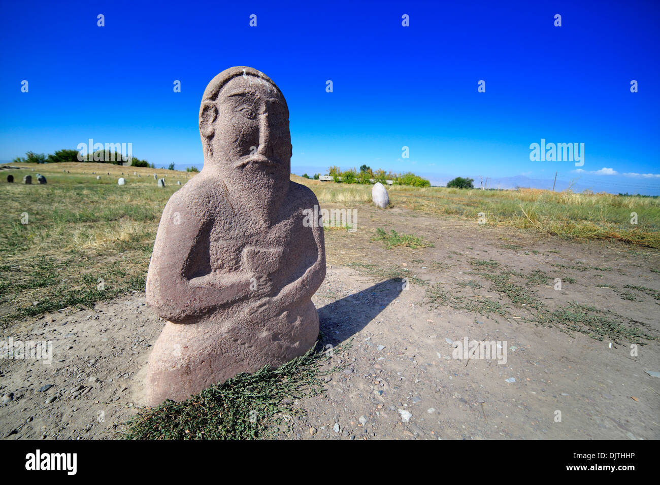 Balbals, d'anciennes sculptures turques (6e-10e siècle), près de la tour Burana, oblast de Chuy, Kirghizistan Banque D'Images