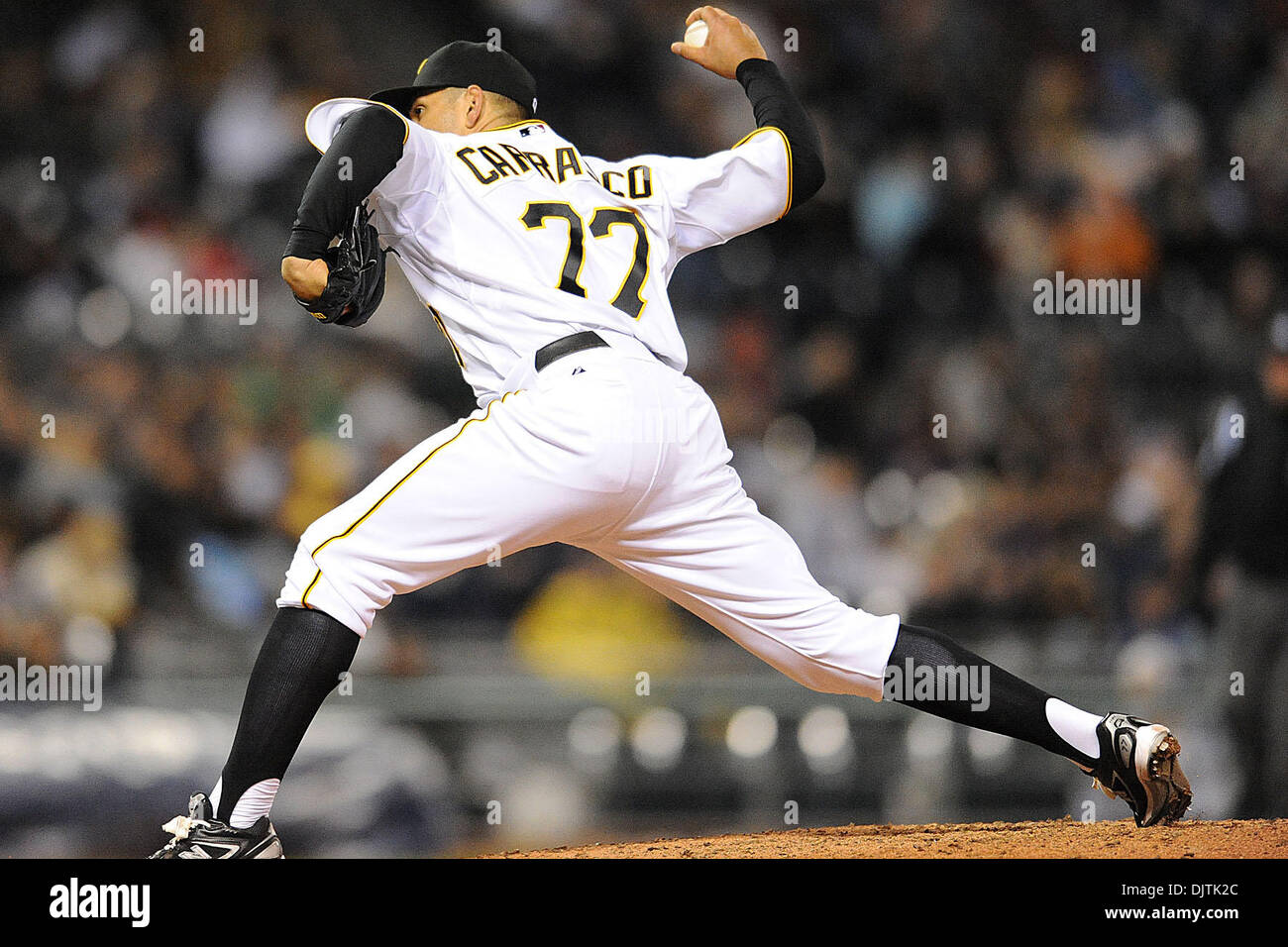 Pirates lanceur droitier Carrasco (77) offre une hauteur de bras latéraux dans un match au PNC Park à Pittsburgh en Pennsylvanie. .Pirates gagner d'une façon spectaculaire 5-4 avec RF Jones frapper abases chargé pitch balle sur le mur extérieur. (Crédit Image : © Paul Lindenfelser/ZUMApress.com) Southcreek/mondial Banque D'Images