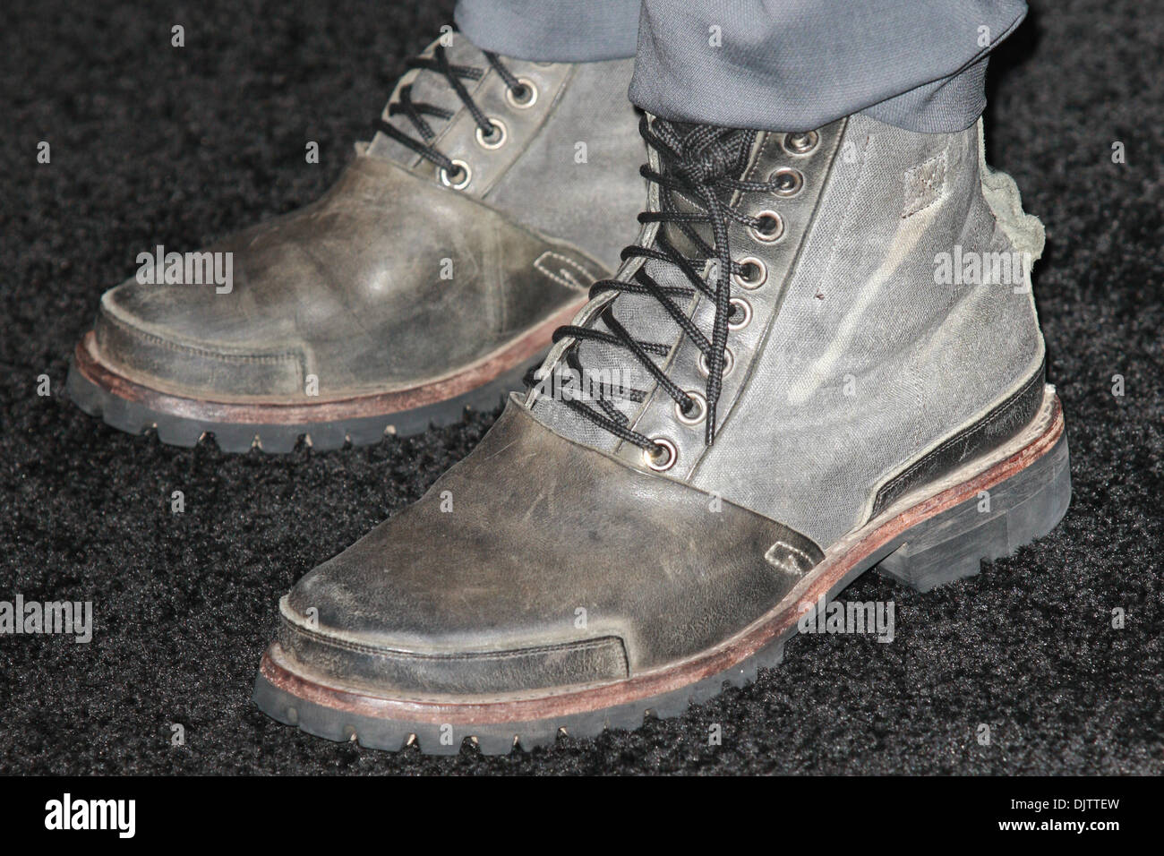 31 mars 2010 : Sam Worthington porte une paire de bottes de travail lors de sa participation au choc des Titans premiere at Grauman's Chinese Theatre à Hollywood, Californie. Crédit obligatoire : Brandon Parry / Southcreek Global (Image Crédit : © Brandon Parry/ZUMApress.com) Southcreek/mondial Banque D'Images